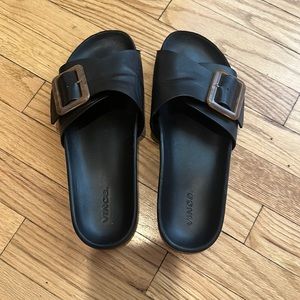 Vince Grant Black Leather Sandals